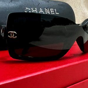 Authentic CHANEL Black Sunglasses